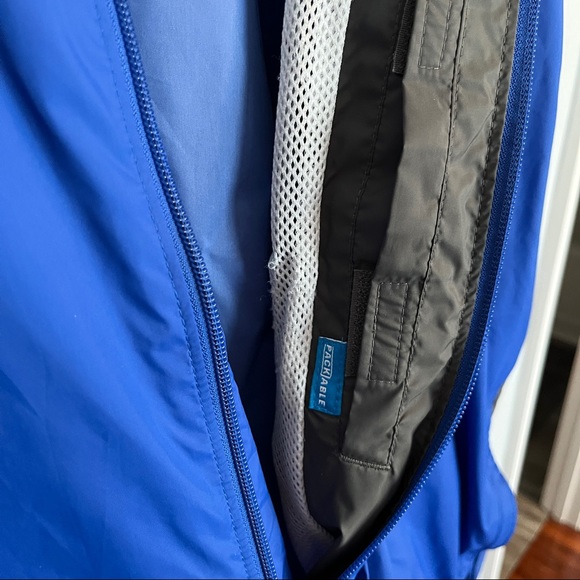 Columbia rain wind jacket. XXL size. Blue and grey, with a Durham Bulls logo - Picture 7 of 8